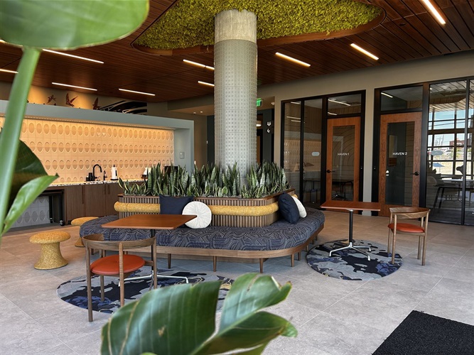 AIDApartment Lobby.jpg