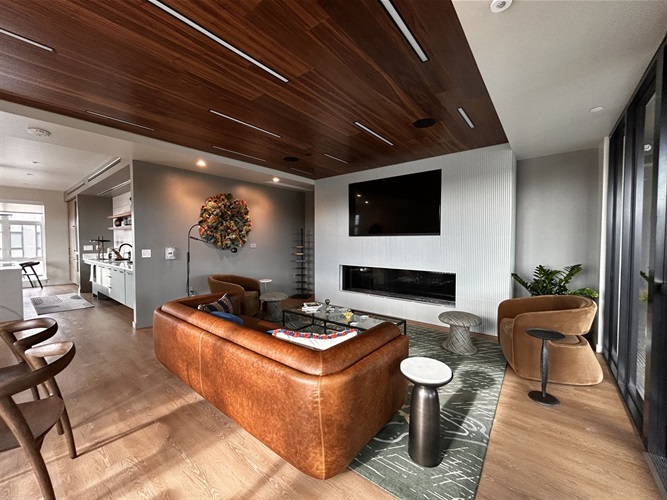 Custom Kitchen.jpg